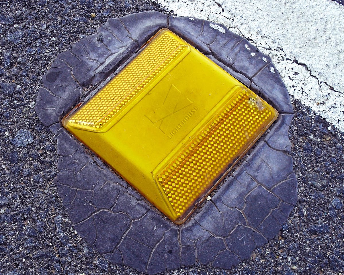 Yellow_raised_pavement_marker